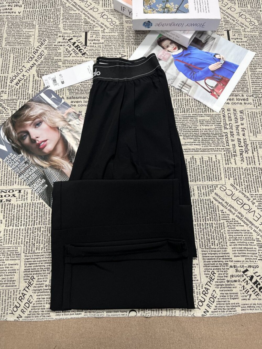 Black🖤ALO Yoga Suit Up Trouser (Regular) NWT 30-inch inner seam - Picture 5 of 7